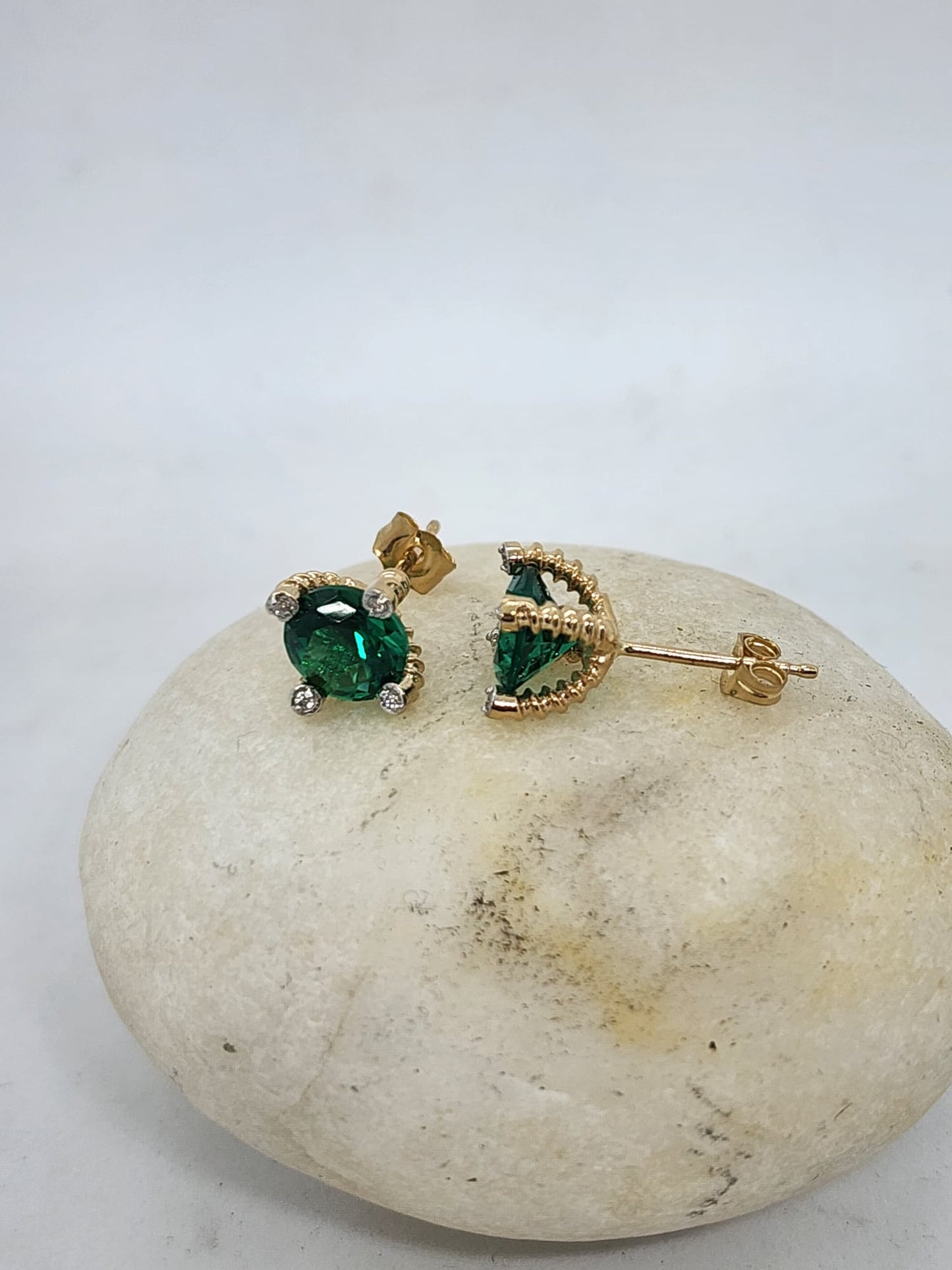 14k Gold Earrings with 2 EMERALD and 8 DIAMONDS VS1, "STT: Prong"