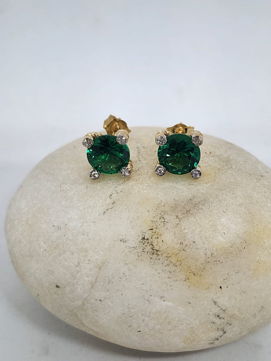 14k Gold Earrings with 2 EMERALD and 8 DIAMONDS VS1, "STT: Prong"