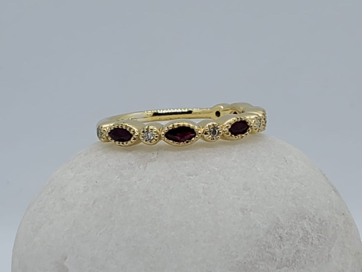 14K Ruby Stones & Diamond Pattern Gold Ring