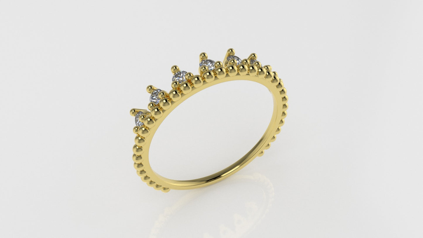 14K Gold Ring with 7 Diamonds, STT: 3-Prongs, Filigree