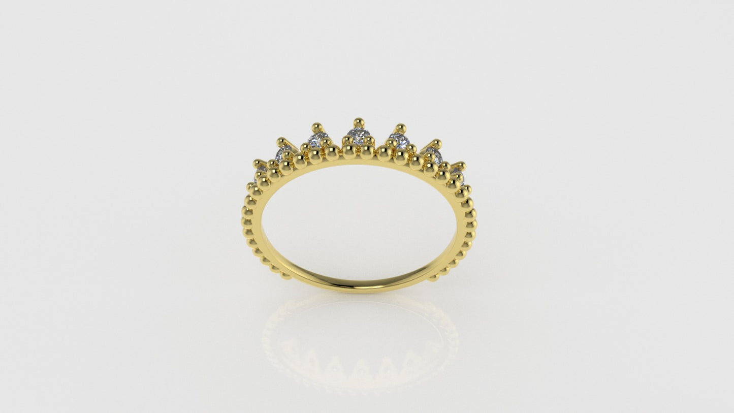 14K Gold Ring with 7 Diamonds, STT: 3-Prongs, Filigree