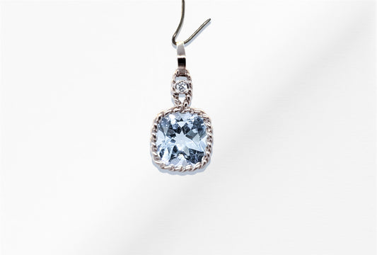 14K Aquamarine Stone Pendant