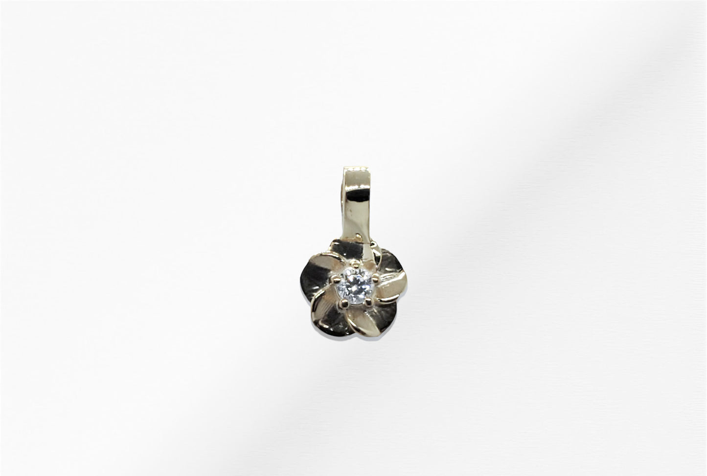 14K Gold Diamond Flower Pendant