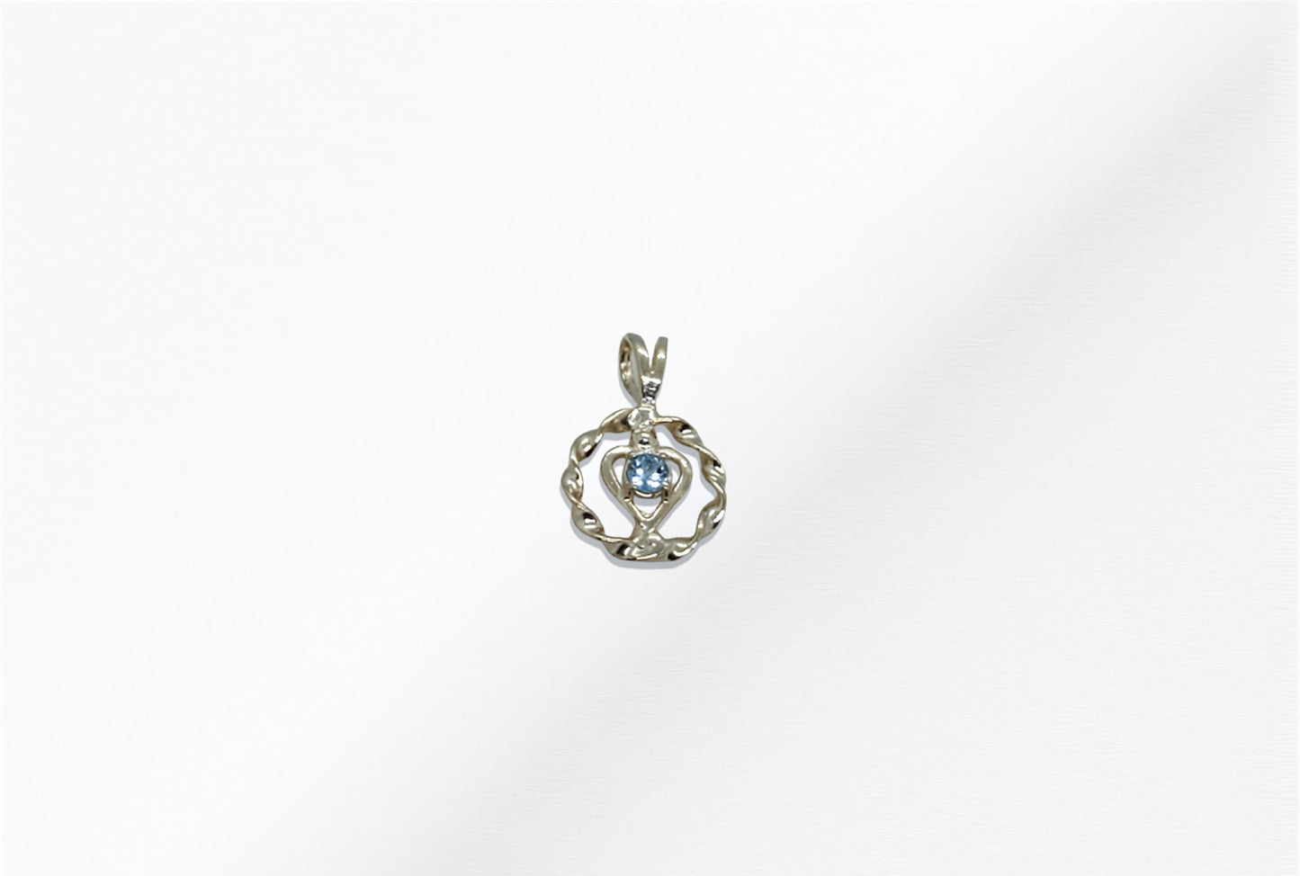 14K Aquamarine Stone Heart Shaped Pendant with Slim Twist