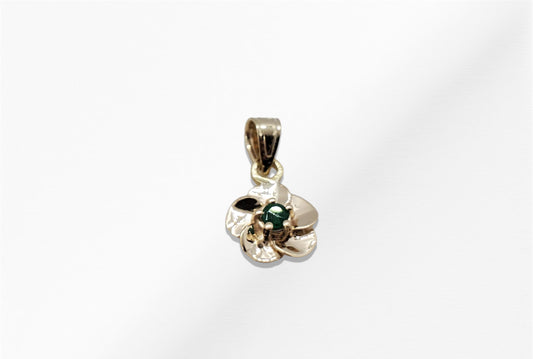 14K Gold Emerald Flower Pendant