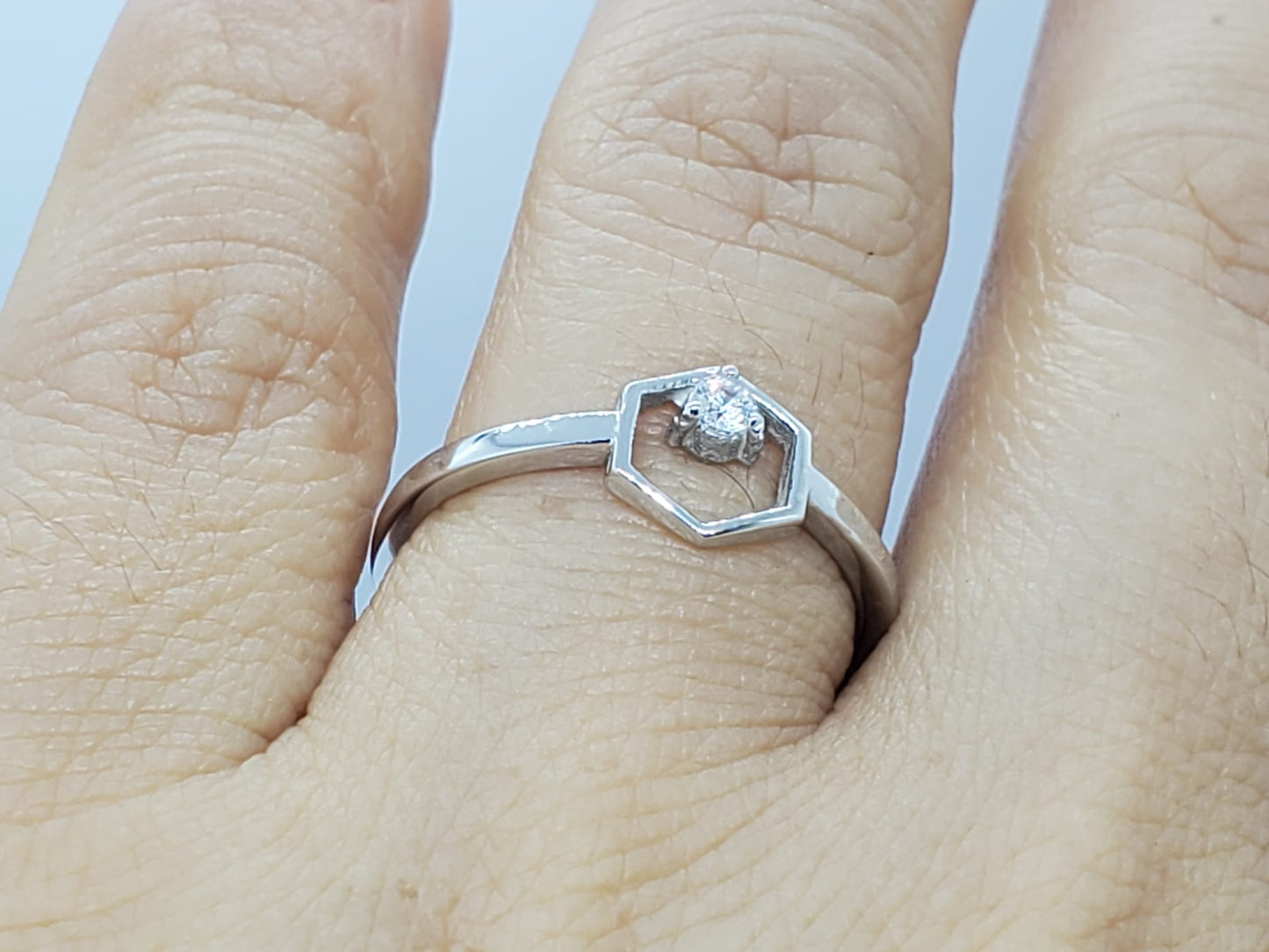 14k White Gold unique ring, with 1 Diamond of 0.10CT, comfortable and elegant